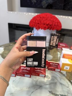 HUDA BEAUTY  Easy Bake Blurring Loose Baking & Setting Powder FIRM PRICE