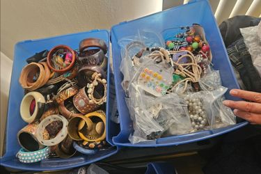 LOT OF COSTUME JEWELERY, ALL SORTS OF BANGELS, BRACELETS, AND NECKLACES IN GOOD CONDITION