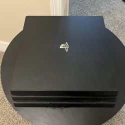 PS4 Pro 500GB & Controller