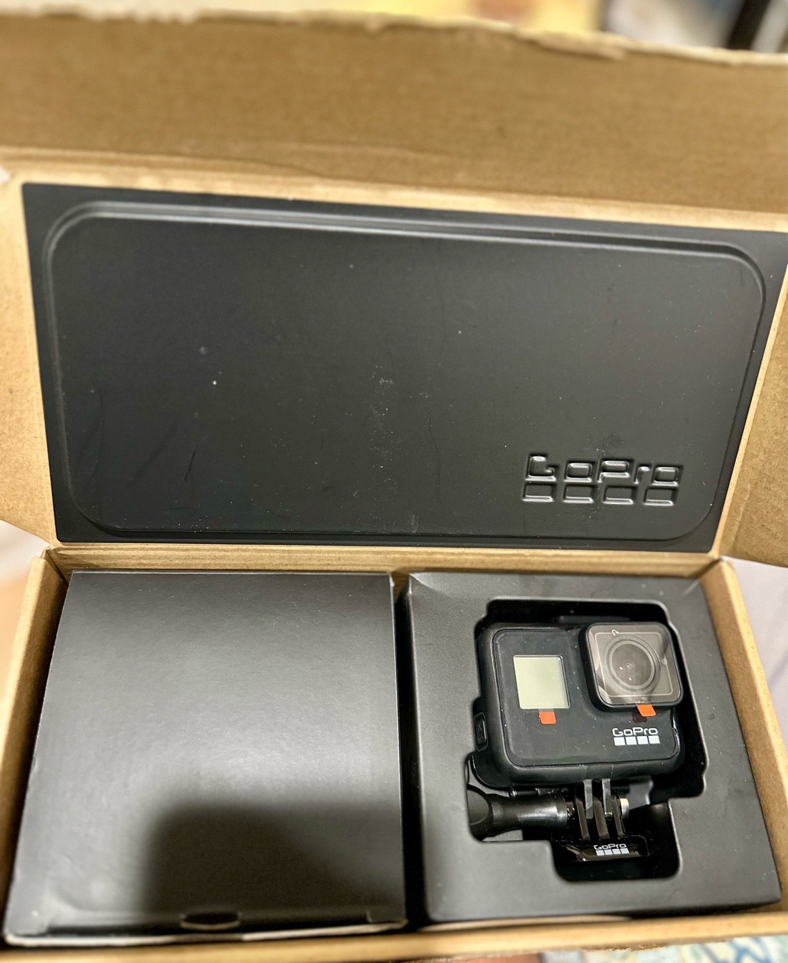 NEW GoPro HERO7 Black Bundle – 4K60, 2x Batteries, Dive Housing