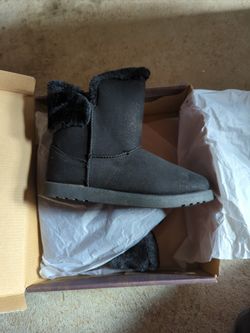 Brand New Boots Size 3 In Children