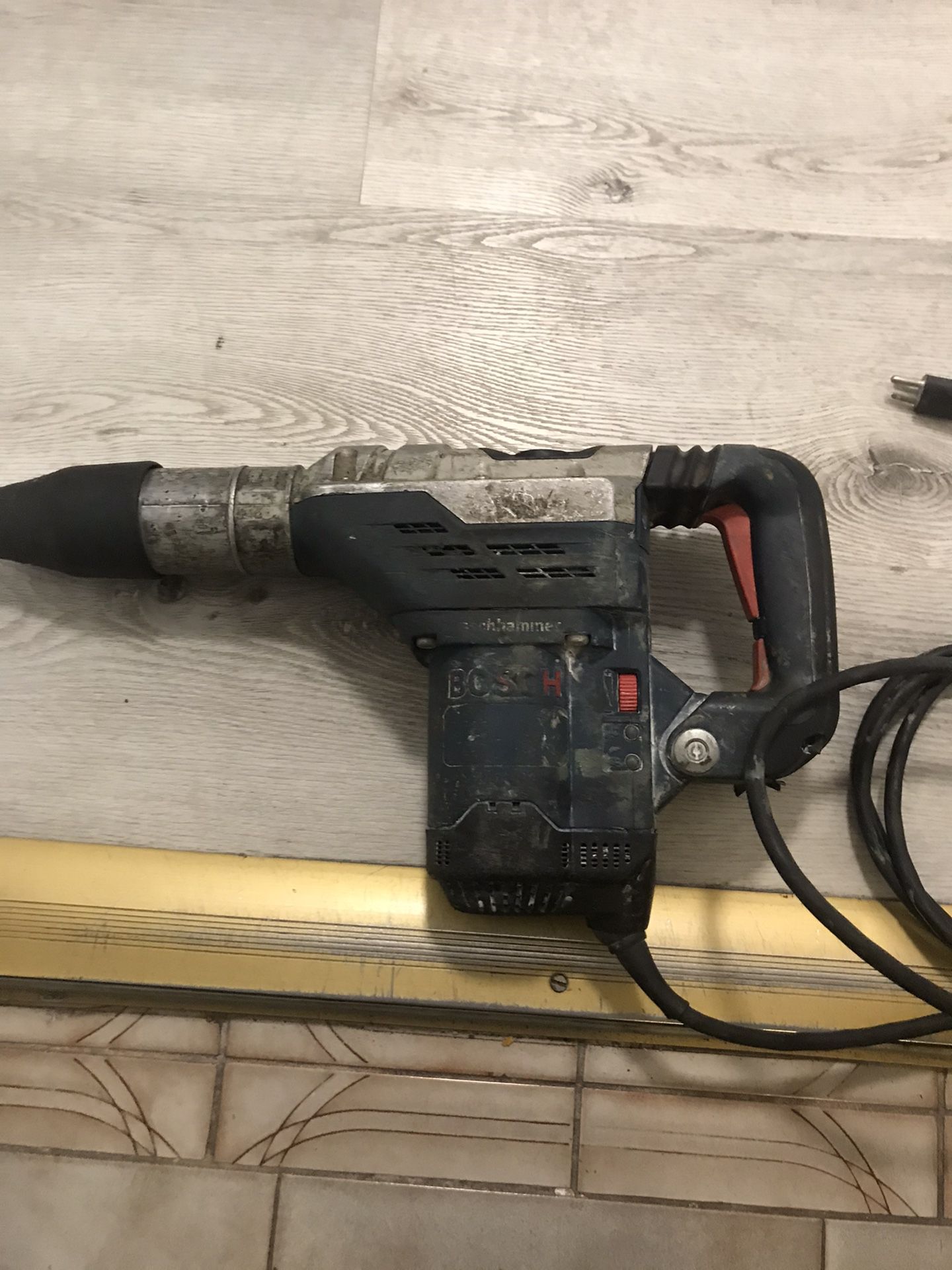 Bosch rotary hammer drill working perfect