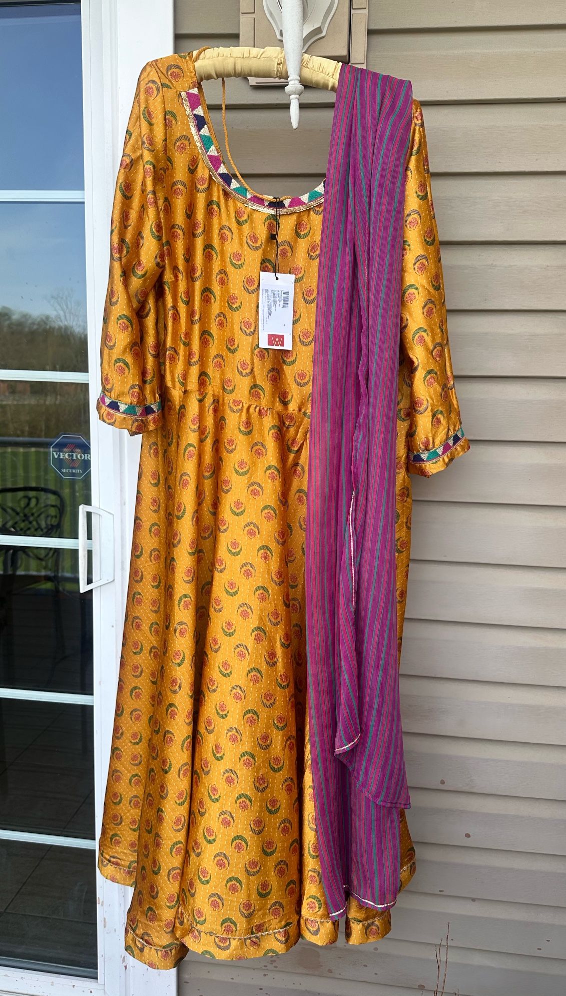 NWT! Brand W Plus Size 18 Mustard yellow Printed Satin feel Kurta