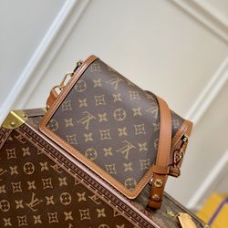Louis Vuitton Dauphine Trendy Bag