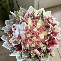Ramo Buchon Roses Flower Bouquet