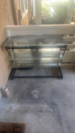 Glass Stand (pick up only)