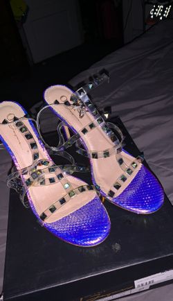 Hologram heels