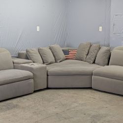 🛋️💥 Sectional With Recliners And USB Ports 💥 Free Delivery And Financing Available!