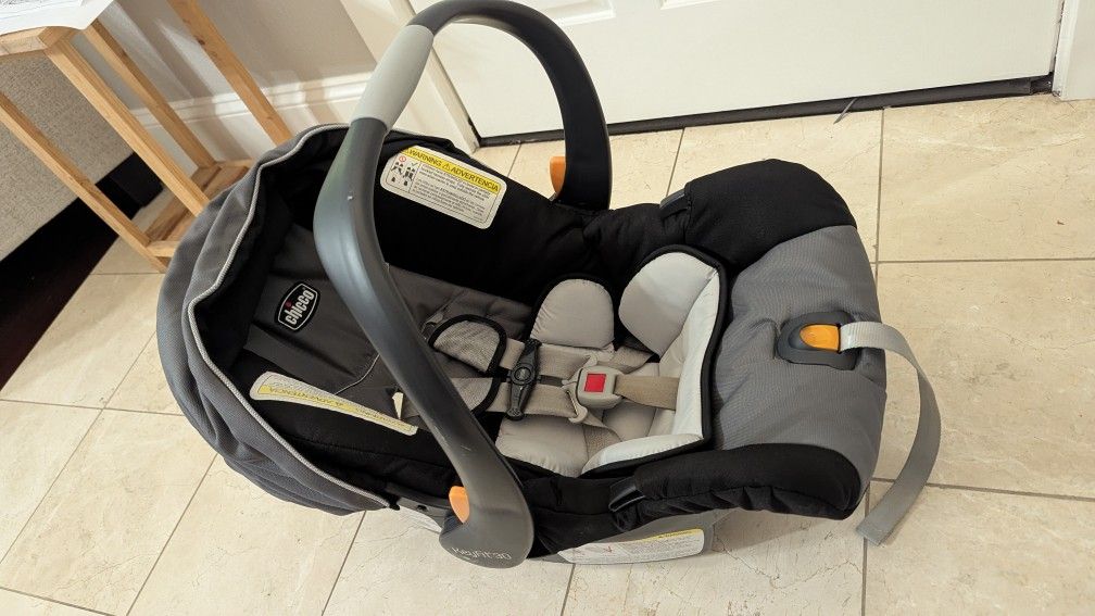 Chicco Keyfit 30 Car Seat & 2 Bases