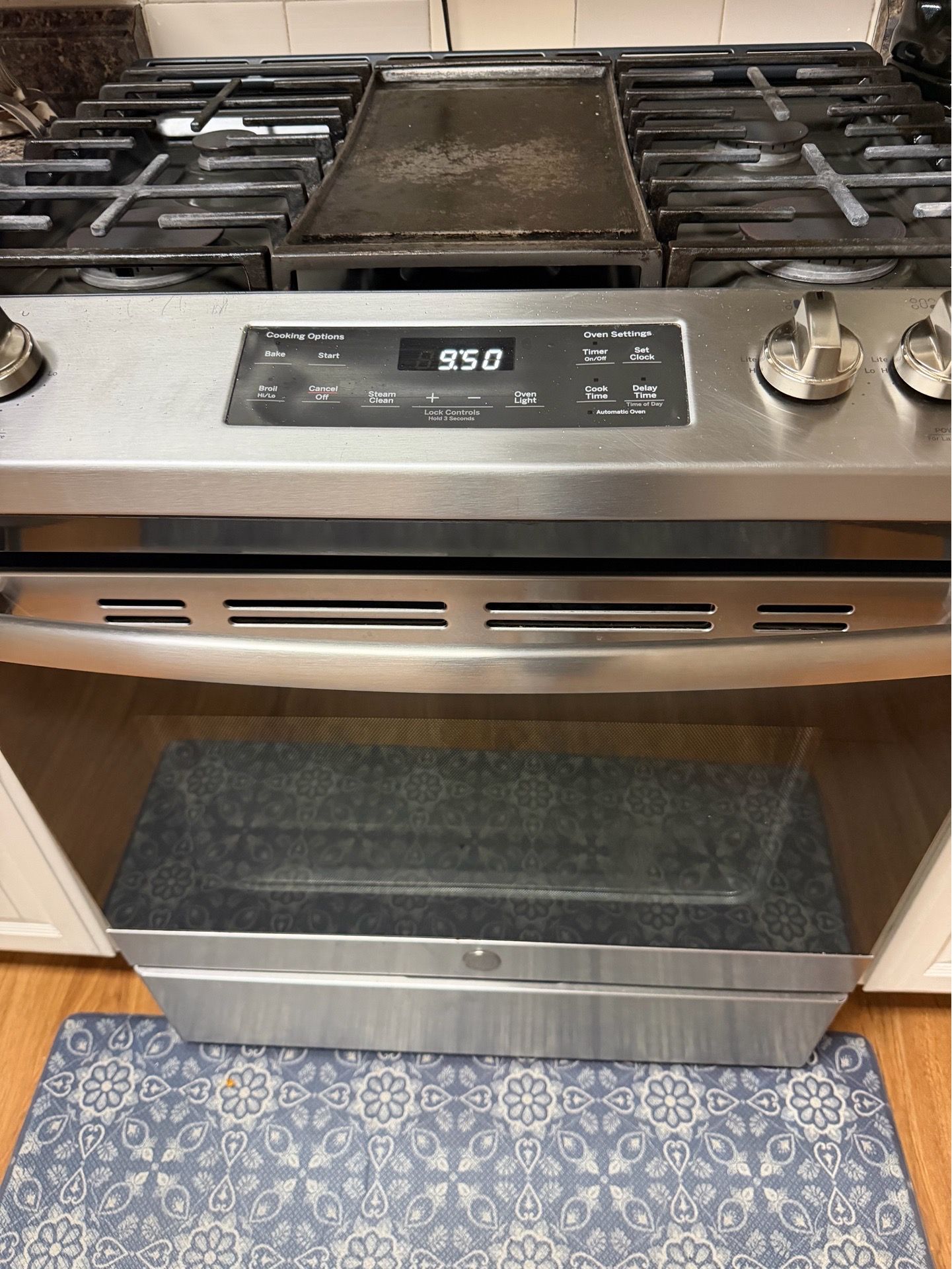 GE Gas stove 36”