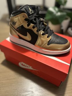 Jordan 1 Mid SE Gold black metallic (GS)