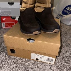 Uggs Kids Snow Boots Shoe Size 11c