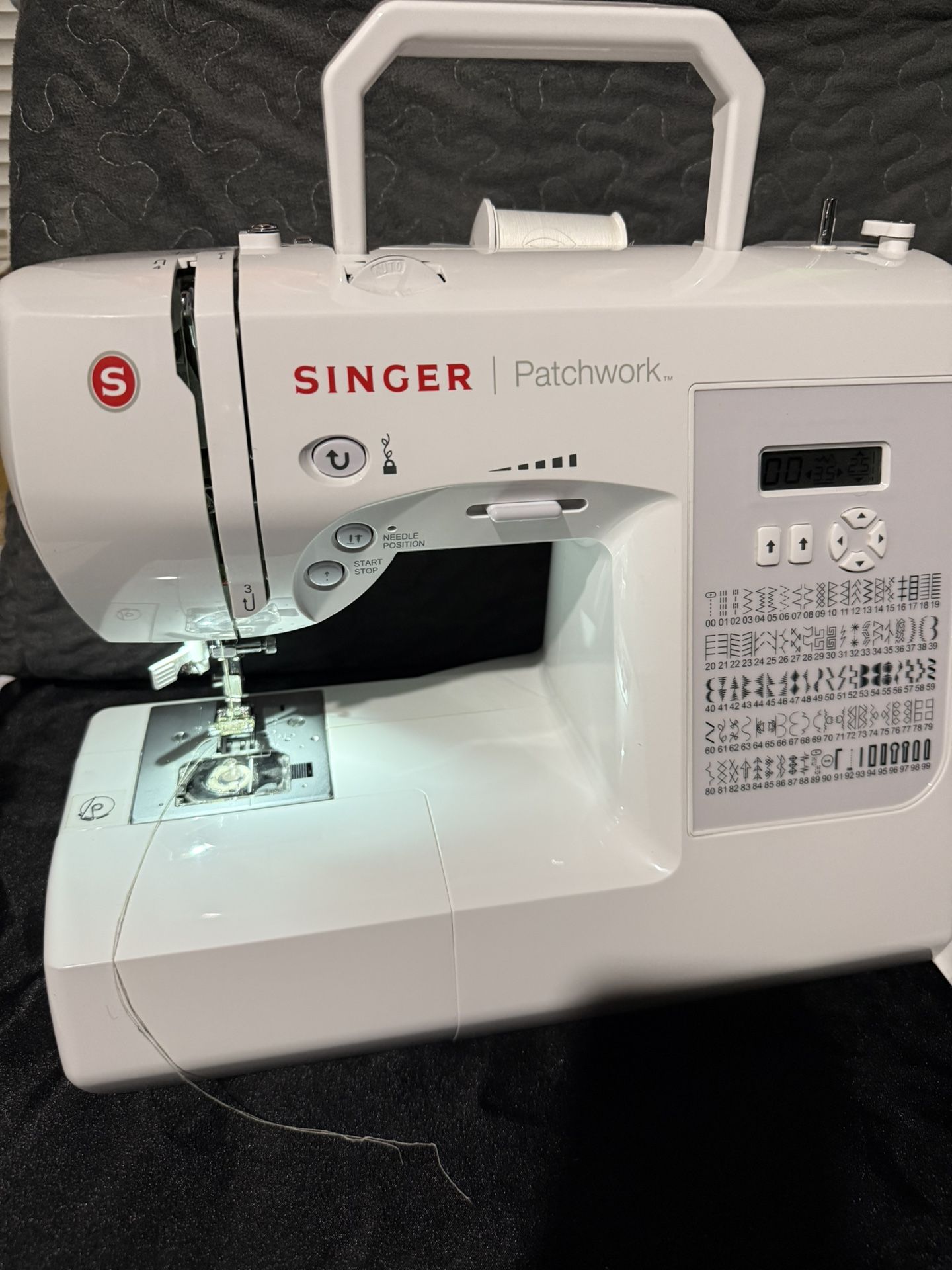SINGER Sewing Machine And Universal Sewing Machine Case!!!