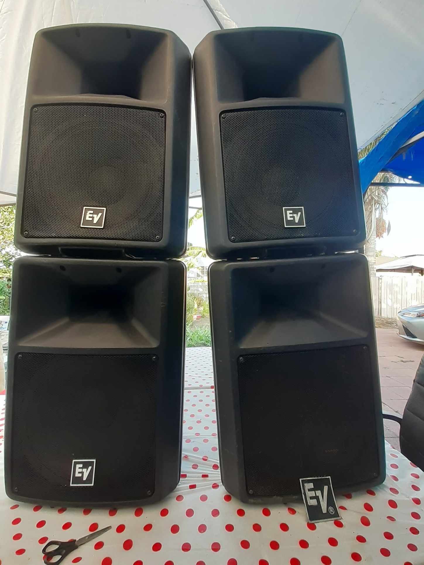 (Send Offers!) 4 AV Sx300 Speakers
