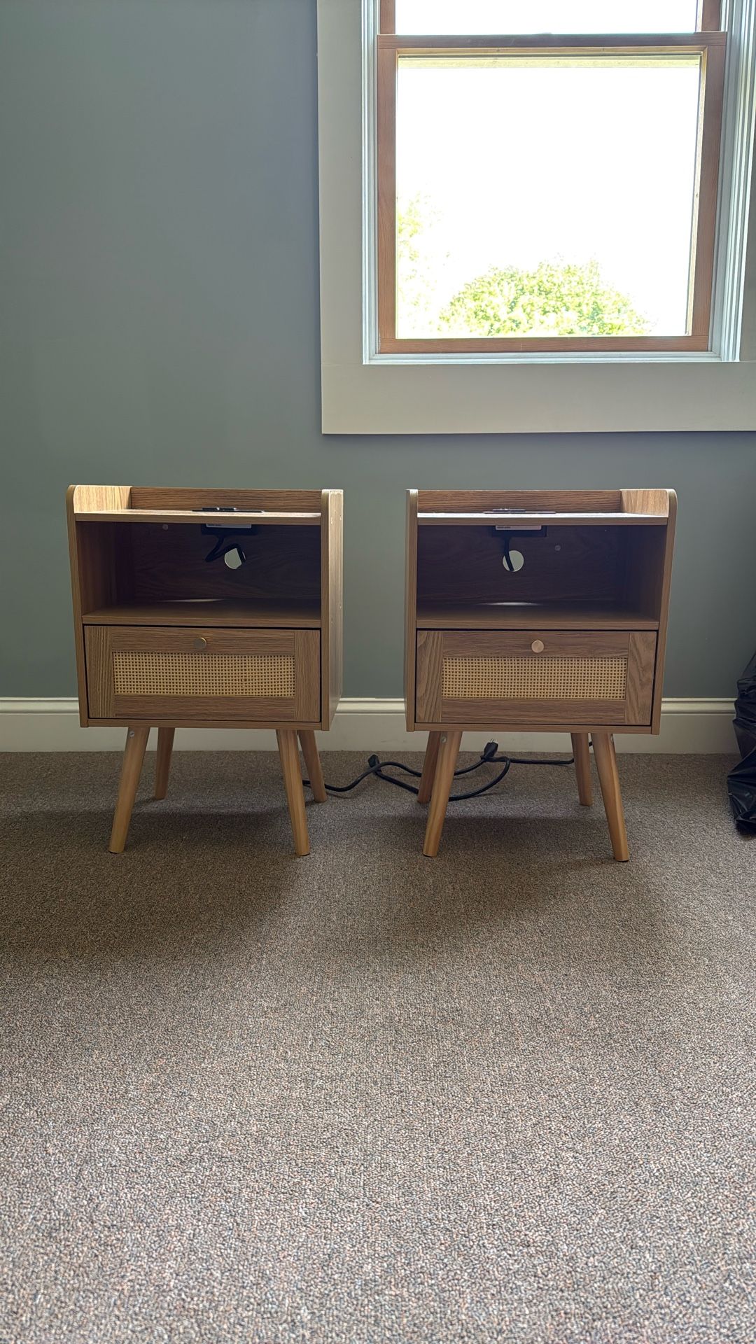 2 Nightstands 
