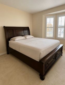 Ashley Furniture Porter Queen Sleigh Storage Bed with Drawers — Pickup in Castro Valley