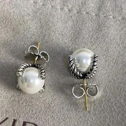 Pearl accessories D.....Y