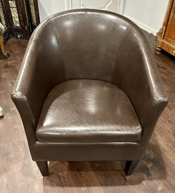 Modern Faux Leather Barrel Club Chair with Wood Legs