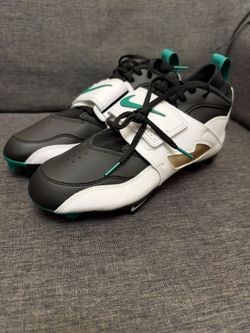 Size 9.5 Football cleats