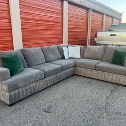 Large Living Spaces Gray Sectional Sofa Couch