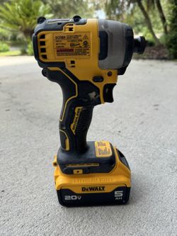 DeWalt ATOMIC 20V MAX Brushless Impact Driver + 5Ah Battery