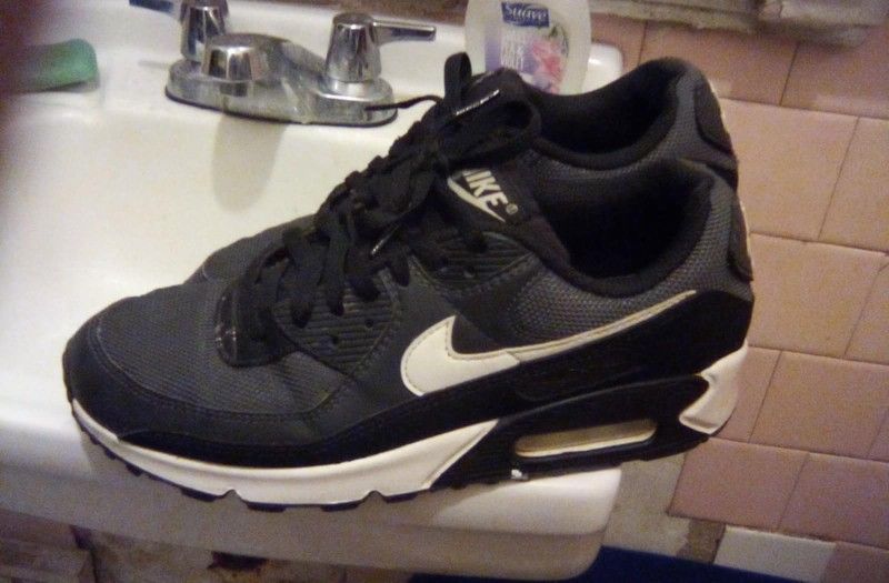 Sz 8 In Men's Air Maxes