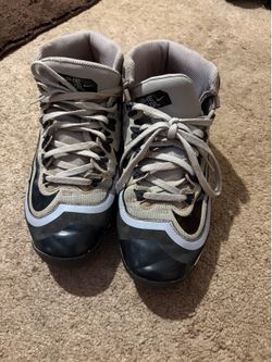 Nike youth baseball cleats Size: 5.5