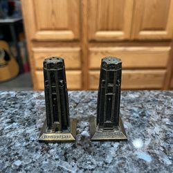 Vintage Metal “Singing Tower” Mountain Lake, Florida Pair of Salt and Pepper Shakers.  Size approximately 3 inches tall.  