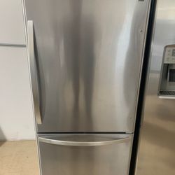 REFRIGERATOR KENMORE FRENCH DOOR 30” STAINLESS