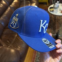 Royals Hat With Gold Chain 