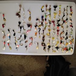 Lot of Spinners 100 Count