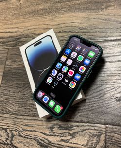 Iphone 14 Unlocked 128GB , battery 100% , excellent Mint condition