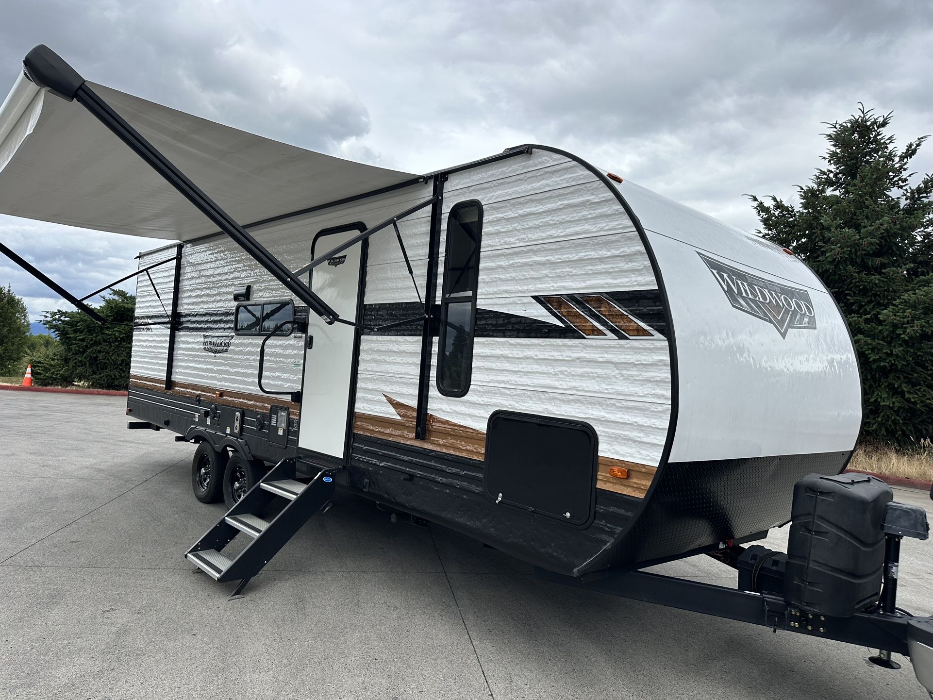 2023 Wildwood 26DBUD Trailer/ Camper