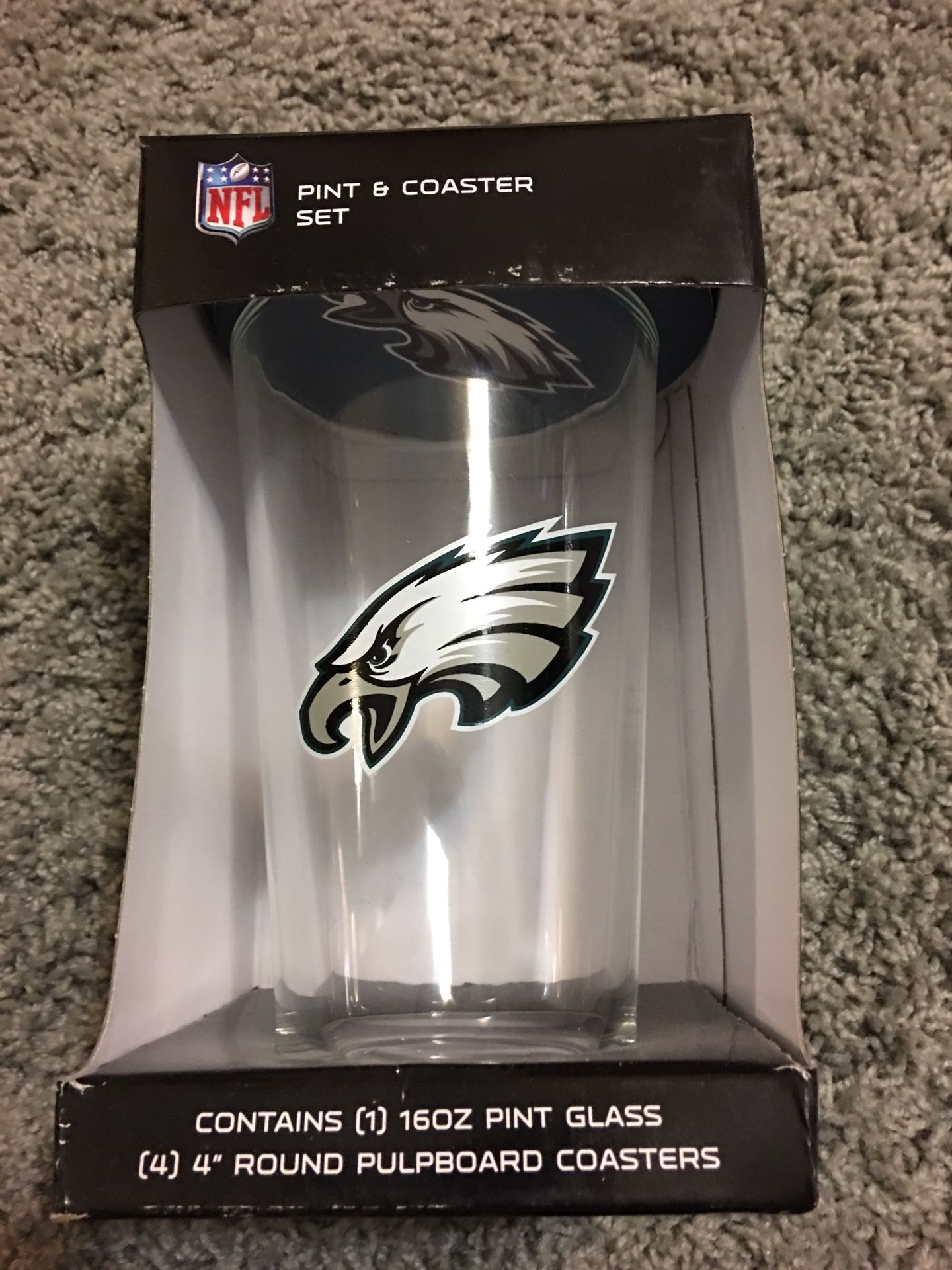 Philadelphia Eagles Pint Glass With 4 Coasters !