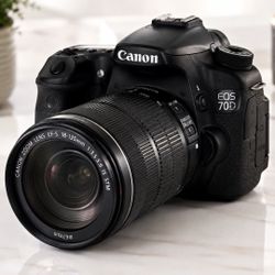 Canon EOS 70D Digital SLR 20.2MP Black w/ EF-S 18-135mm IS STM Lens Kit