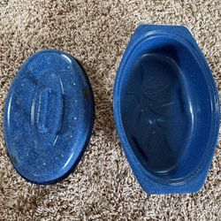 Oval Roasting Pan Blue Speckled Enamel with lid.