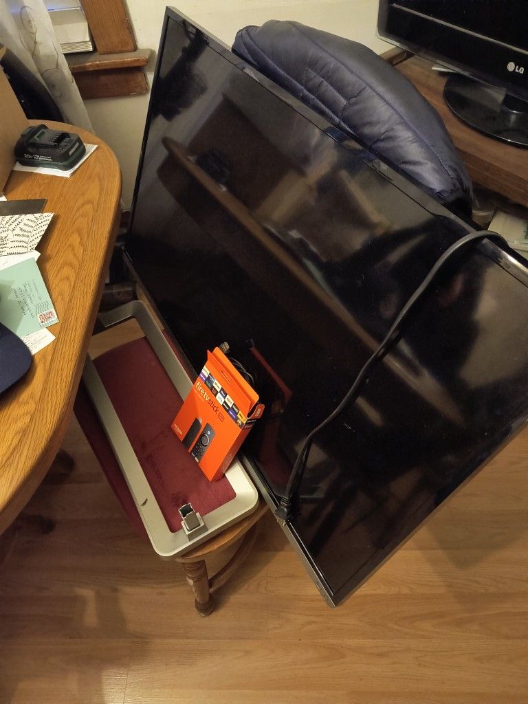 40 Inch Toshiba LED TV w/ Fire stick