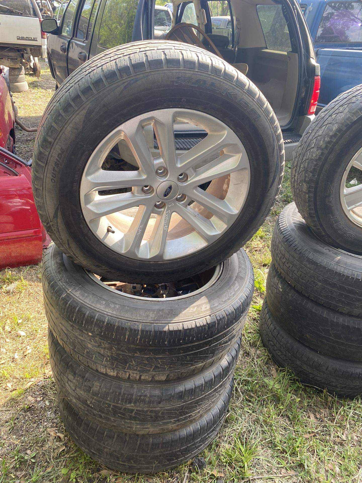 2013 FORD EXPLORER OEM WHEELS AND TIRES!!