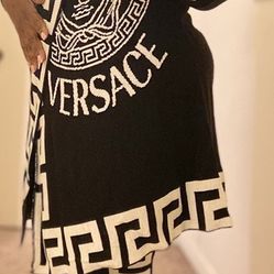 Versace Outfit XXl fits like XL