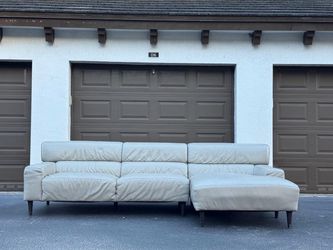 🛋️Sectional Couch/Sofa - Chateau D’ax - Delivery Available 🚛