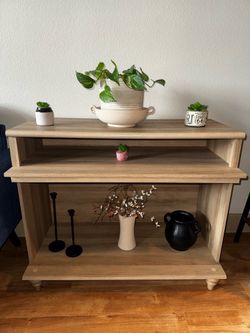 TV/Entertainment Stand