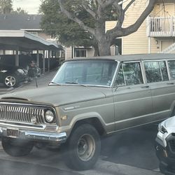 1969 Jeep Wagoneer 
