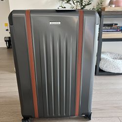 NWT Large Expandable Luggage Suitcase Ricardo Montecito 2.0 Spinner
