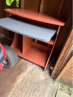 Computer desk