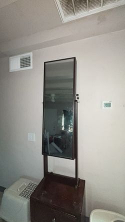 Body Mirror + Jewelry Closet