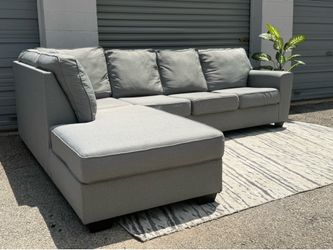 🔥 Ashley Furniture Sectional Sofa with Chaise – Like New | Free Delivery in Dallas 🚚