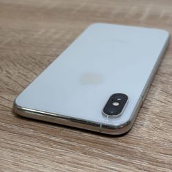 iPhone XS - Unlocked - 64GB 