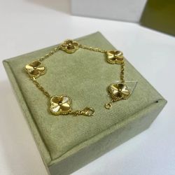 ❤️Van Cleef & Arpels Shot-Gold