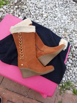 UGG Brand New Womens Size 8