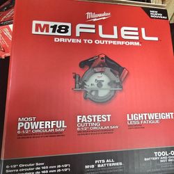 Milwaukee M18 FUEL 18V Lithium-Ion Brushless Cordless 6-1/2 in. Circular Saw (Tool-Only)